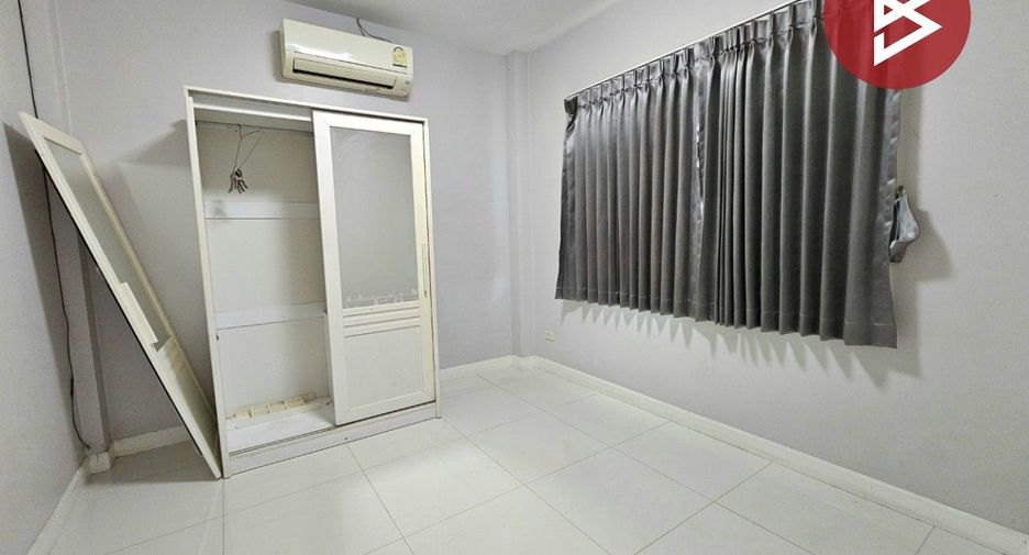 出售 4 卧室 联排别墅 在 Mueang Chon Buri, Chon Buri