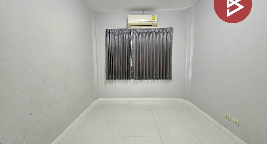 出售 4 卧室 联排别墅 在 Mueang Chon Buri, Chon Buri