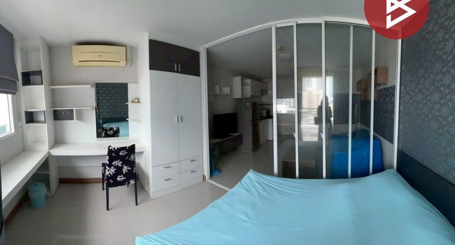 For sale 1 bed condo in Phra Khanong, Bangkok