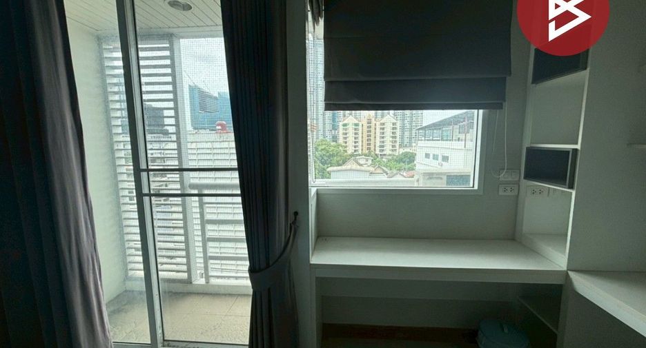 For sale 1 bed condo in Phra Khanong, Bangkok