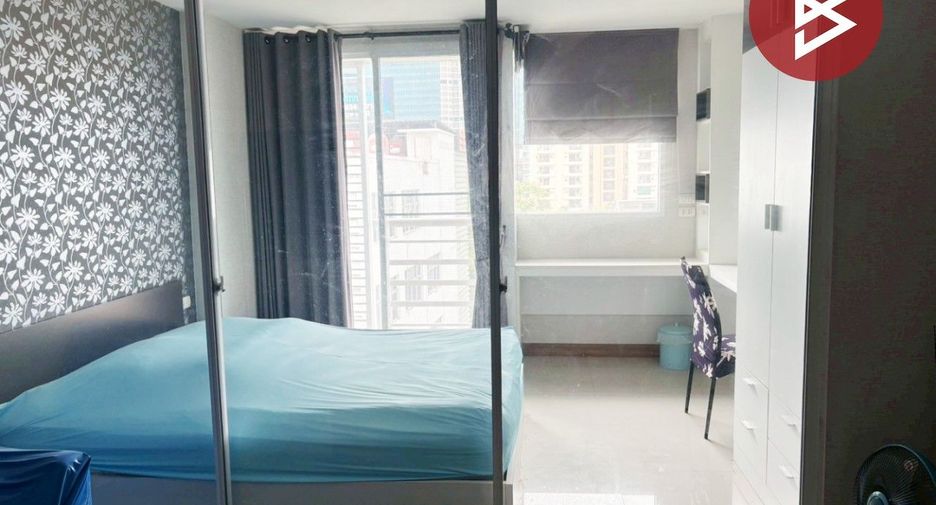 For sale 1 bed condo in Phra Khanong, Bangkok