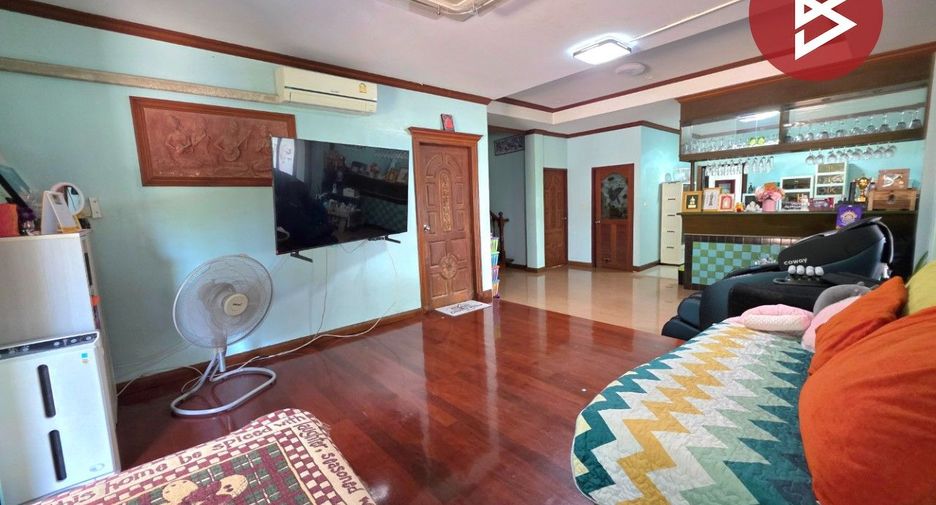 For sale 5 bedrooms house in Khlong Sam Wa, Bangkok