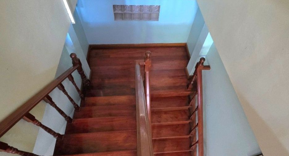 For sale 5 bedrooms house in Khlong Sam Wa, Bangkok