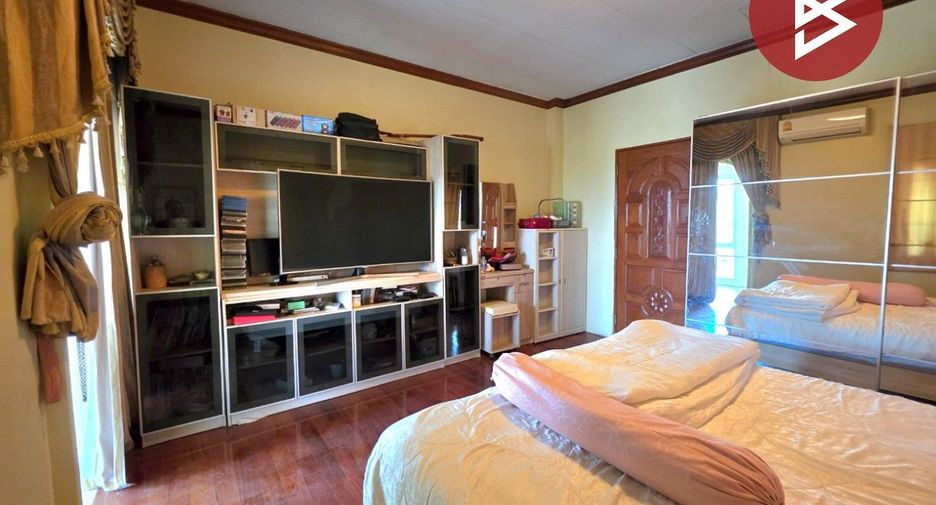 For sale 5 bedrooms house in Khlong Sam Wa, Bangkok