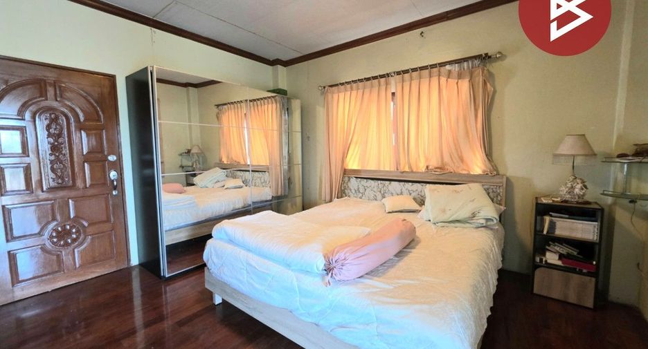 For sale 5 bedrooms house in Khlong Sam Wa, Bangkok