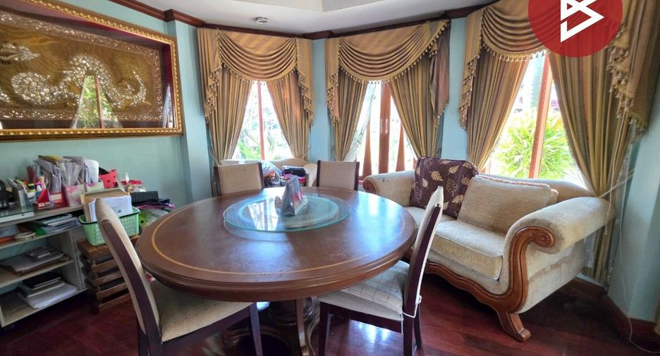 For sale 5 bedrooms house in Khlong Sam Wa, Bangkok