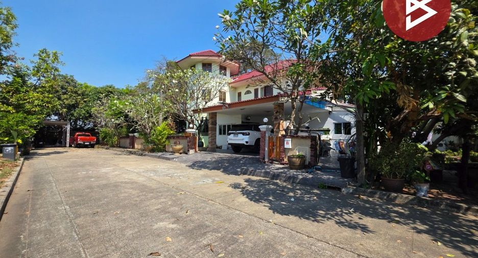 For sale 5 bedrooms house in Khlong Sam Wa, Bangkok