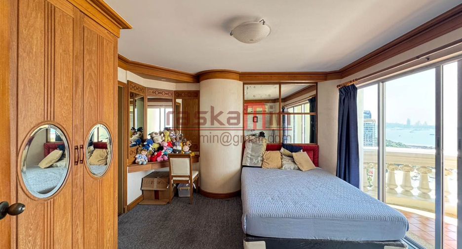 For sale 3 bedrooms condo in Bang Lamung, Chonburi