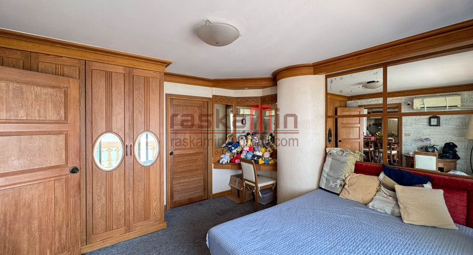 For sale 3 bedrooms condo in Bang Lamung, Chonburi