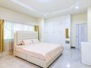 Villa en alquiler de 5 habitaciones en Mueang Chiang Mai, Chiang Mai