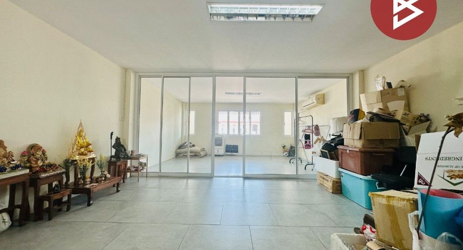 Local comercial en venta de 4 habitaciones en Mueang Samut Sakhon, Samut Sakhon