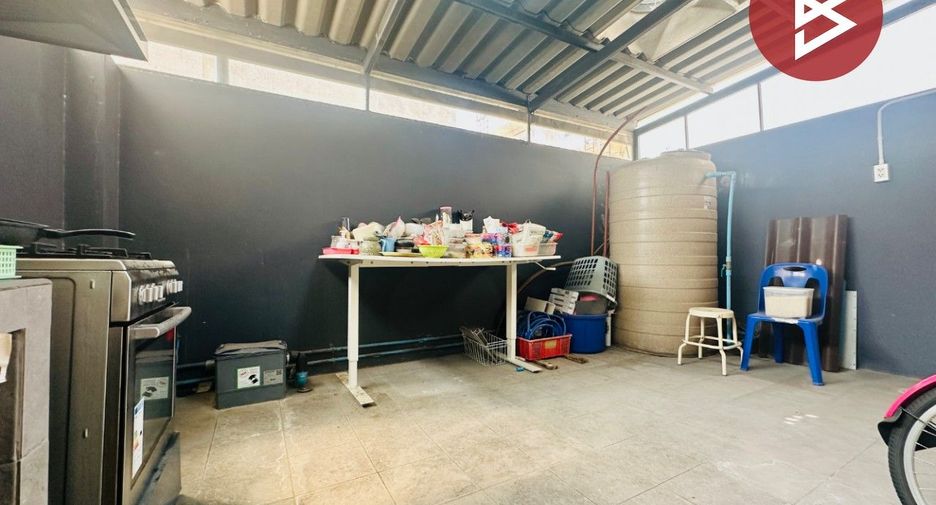 Local comercial en venta de 4 habitaciones en Mueang Samut Sakhon, Samut Sakhon