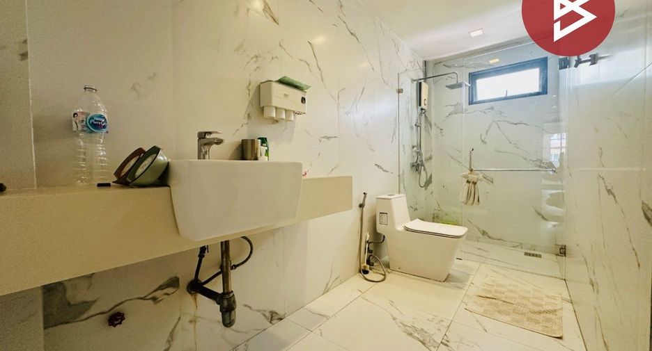 Local comercial en venta de 4 habitaciones en Mueang Samut Sakhon, Samut Sakhon