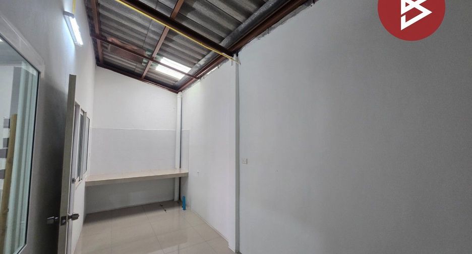 Продажа 4 спальни таунхаус в Mueang Samut Prakan, Самутпракан