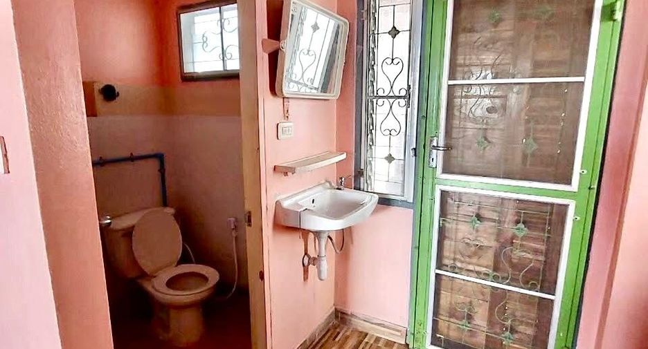 For sale 2 bedrooms house in Mueang Chai Nat, Chainat