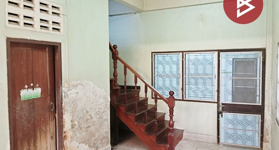 Casa adosada en venta de 4 habitaciones en Bangkok Noi, Bangkok
