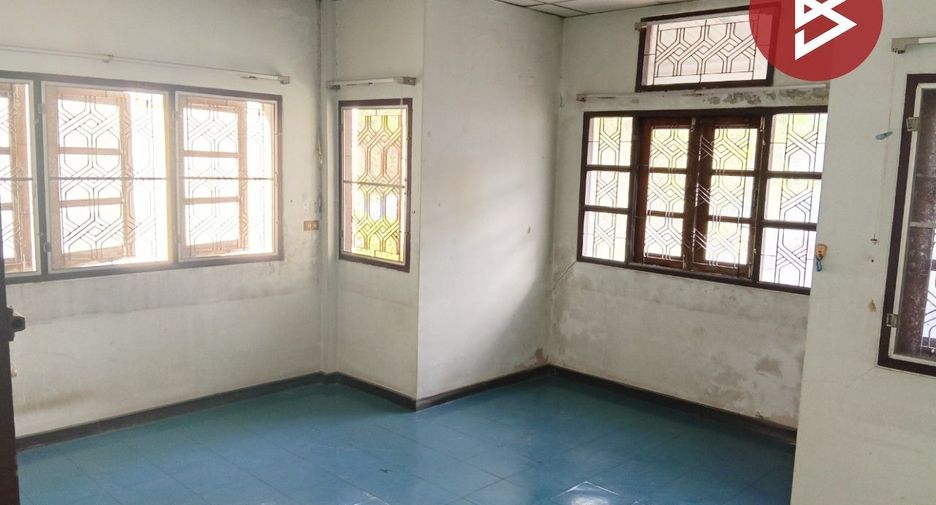 Casa adosada en venta de 4 habitaciones en Bangkok Noi, Bangkok