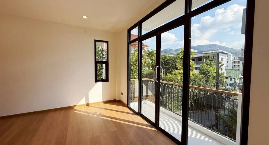 Reihenhaus zum Kauf mit 3 Zimmer in Kathu, Phuket