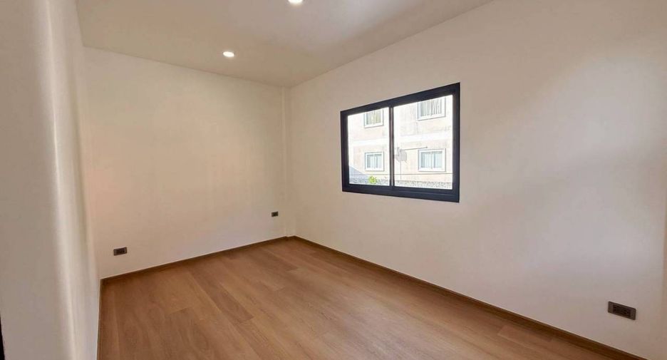 Reihenhaus zum Kauf mit 3 Zimmer in Kathu, Phuket