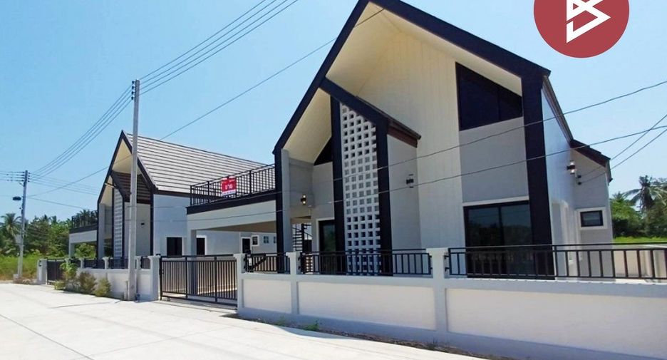 For sale 3 bedrooms house in Mueang Samut Songkhram, Samut Songkhram