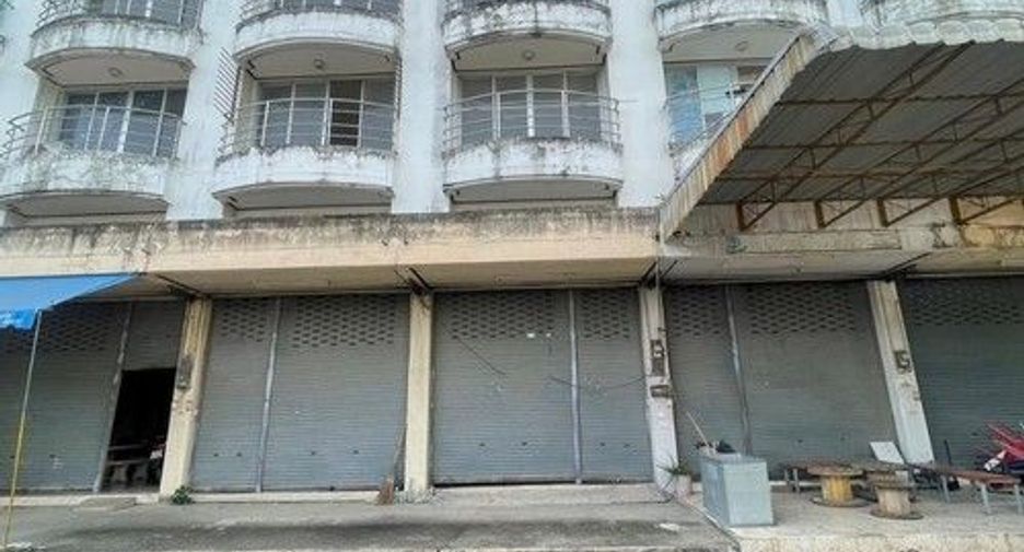 For sale 1 bed retail Space in Ban Bueng, Chonburi