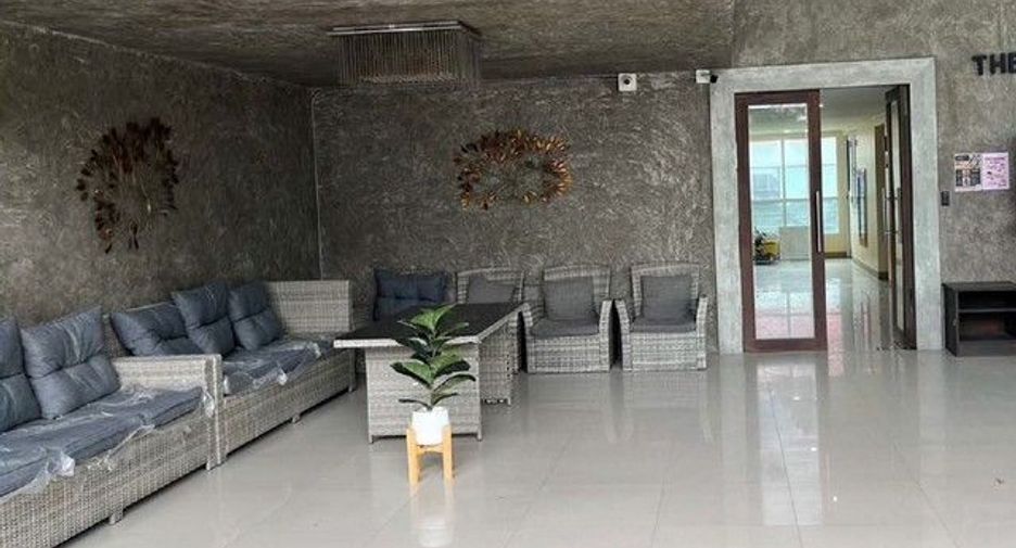 For sale 1 bed condo in Ban Bueng, Chonburi