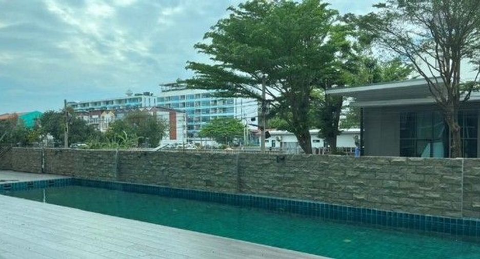 For sale 1 bed condo in Ban Bueng, Chonburi