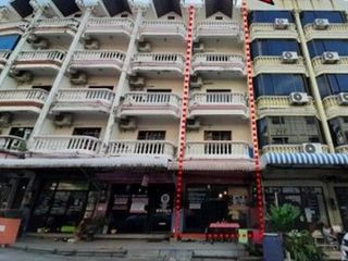 出售 1 卧室 商业空间 在 Ban Bueng, Chon Buri