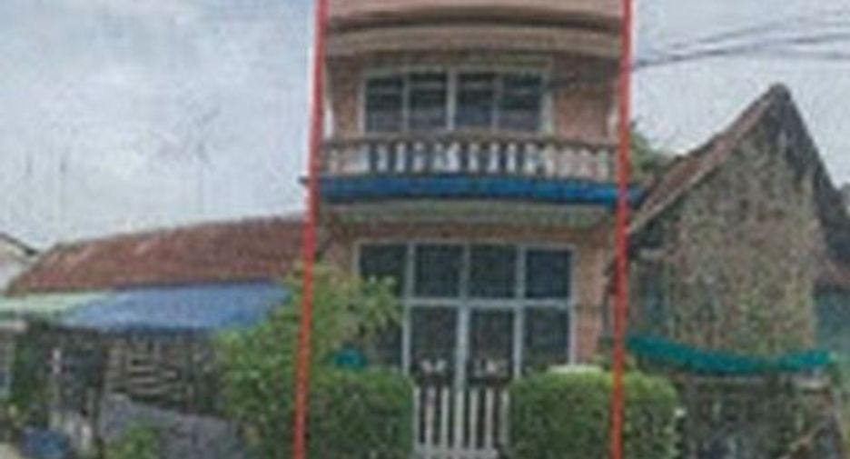 For sale 1 bed retail Space in Ban Bueng, Chonburi