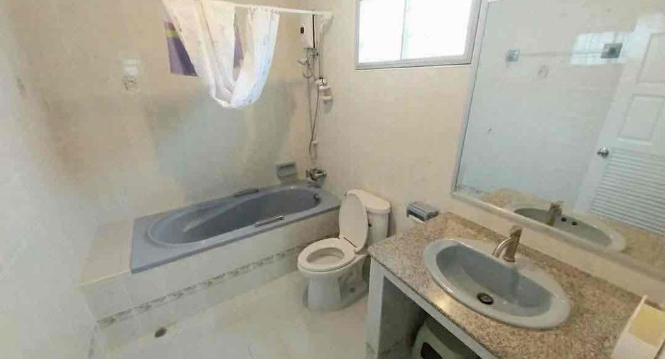 À louer 3 chambres maison à Bang Lamung, Chonburi