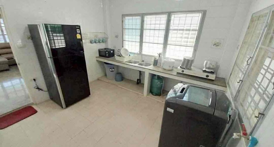 À louer 3 chambres maison à Bang Lamung, Chonburi