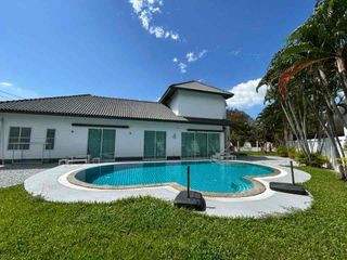 Villa zur Miete mit 4 Zimmer in Bang Lamung, Chonburi