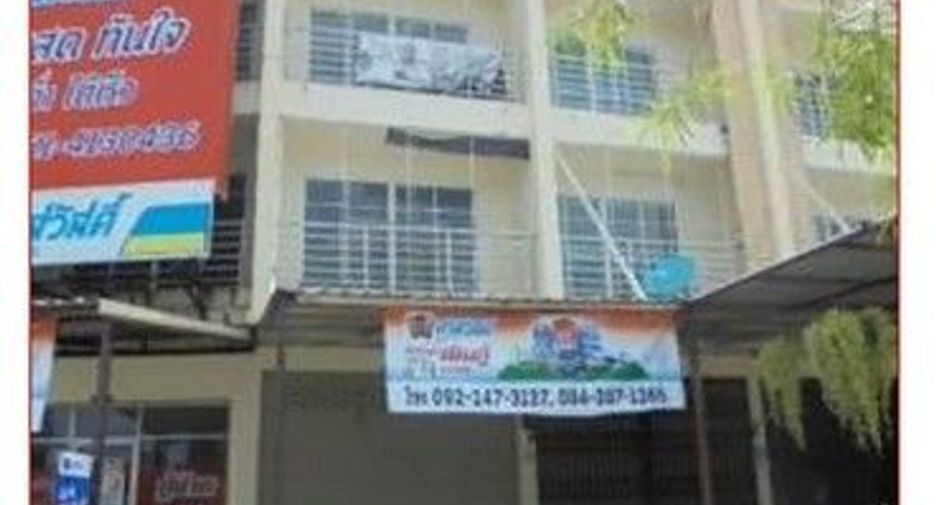 For sale 1 bed retail Space in Ban Bueng, Chonburi
