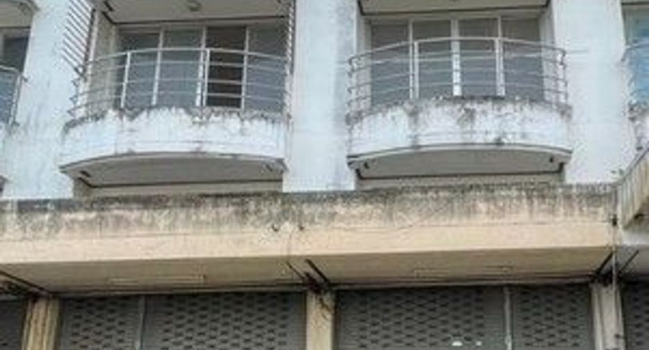 For sale 1 bed retail Space in Ban Bueng, Chonburi