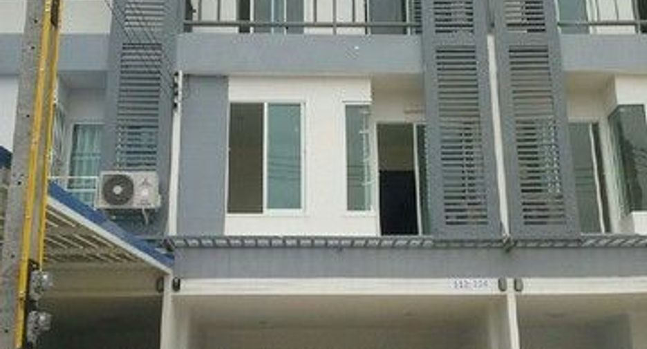 For sale 1 bed retail Space in Ban Bueng, Chonburi