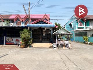出售 3 卧室 联排别墅 在 Sam Phran, Nakhon Pathom