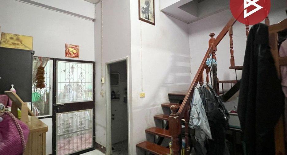 For sale 3 bedrooms townhouse in Sam Phran, Nakhon Pathom