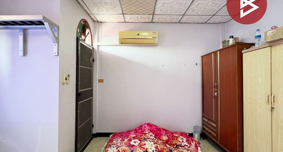 For sale 3 bedrooms townhouse in Sam Phran, Nakhon Pathom