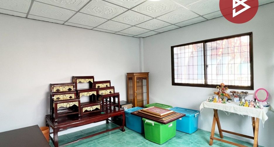 For sale 3 bedrooms townhouse in Sam Phran, Nakhon Pathom