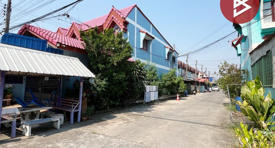 For sale 3 bedrooms townhouse in Sam Phran, Nakhon Pathom