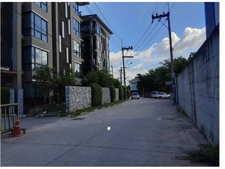 For sale 1 bed condo in Ban Bueng, Chonburi