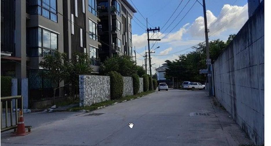 For sale 1 bed condo in Ban Bueng, Chonburi