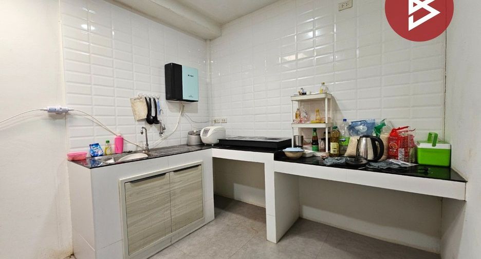 For sale 2 ベッドルーム townhouse in Mueang Chon Buri, Chonburi