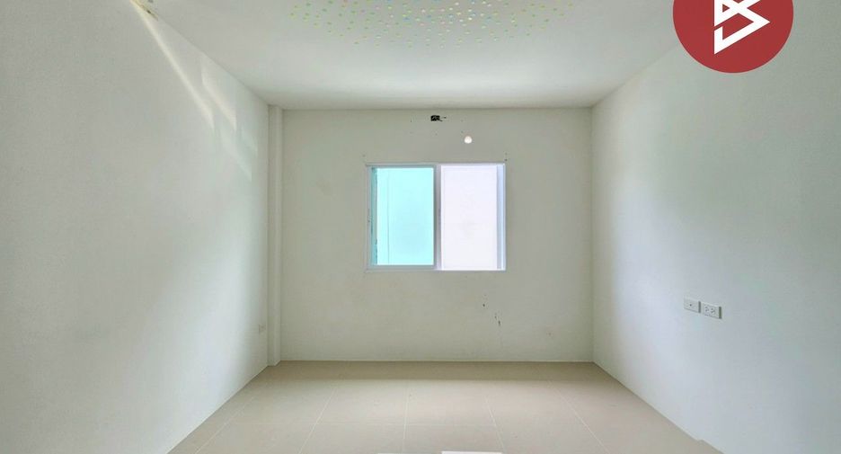 For sale 2 ベッドルーム townhouse in Mueang Chon Buri, Chonburi