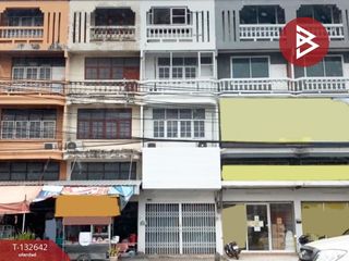 Local comercial en venta de 3 habitaciones en Lam Luk Ka, Pathum Thani