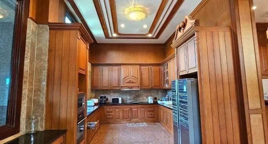 Продажа 9 спальни вилла в Si Racha, Чонбури