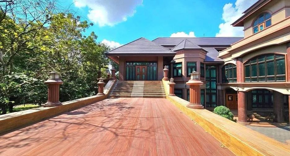 Продажа 9 спальни вилла в Si Racha, Чонбури