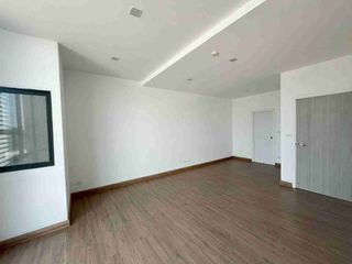 Casa adosada en venta de 3 habitaciones en Lat Krabang, Bangkok