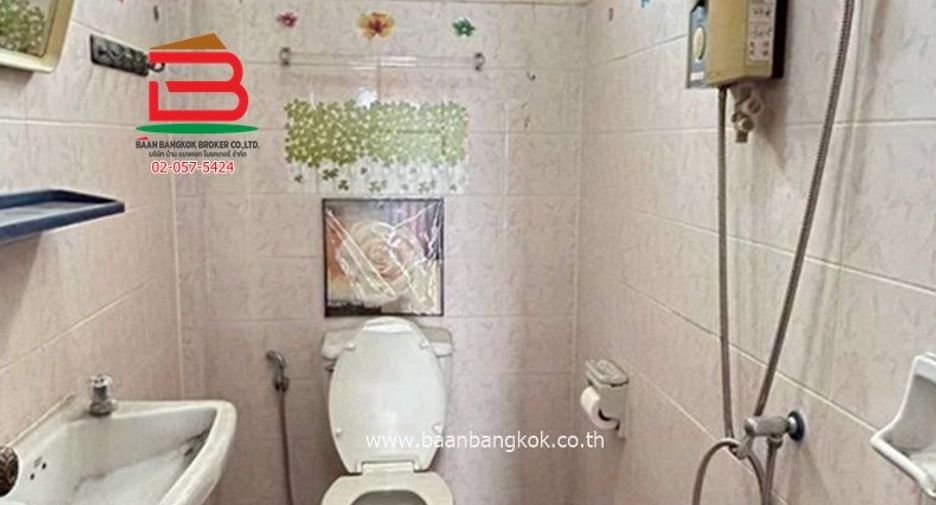 For sale 2 bedrooms townhouse in Thanyaburi, Pathum Thani
