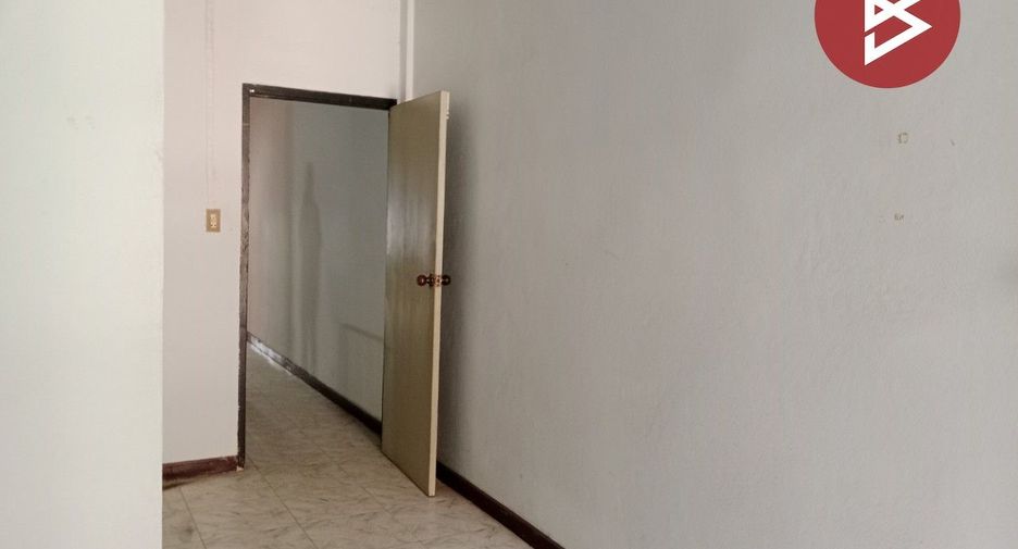 For sale 3 bedrooms townhouse in Mueang Nakhon Sawan, Nakhon Sawan
